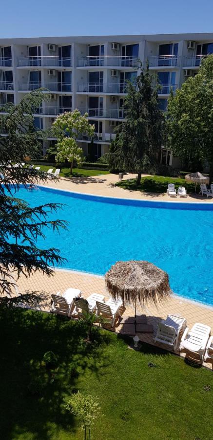 Apartment With Green Terrace Burgas Exterior photo